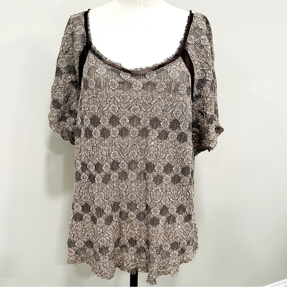 FREE PEOPLE Gauzy Stretch Lacey Short Sleeve Top Size Medium